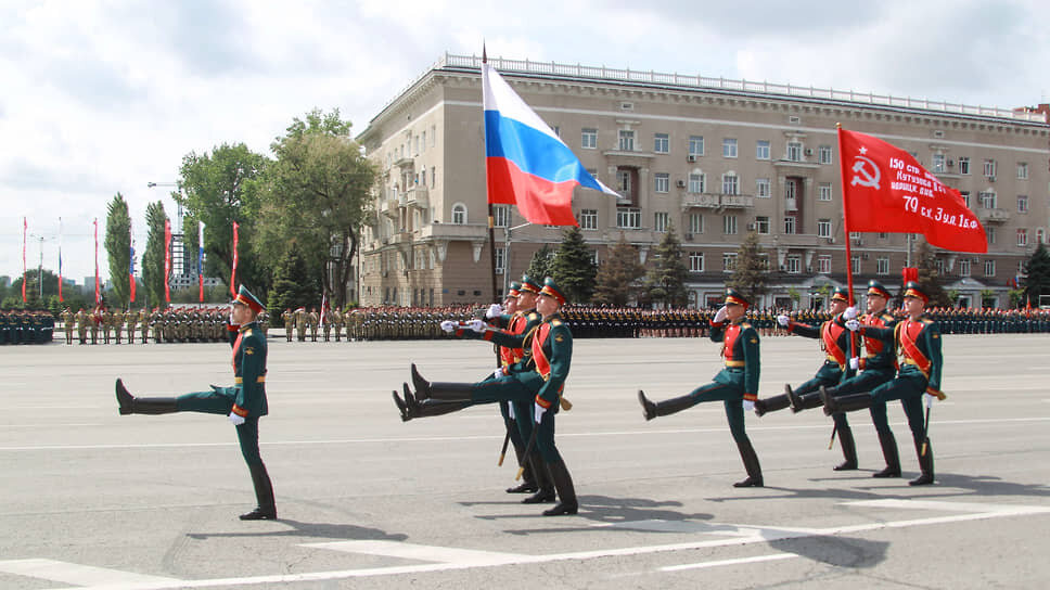 В Ростове прошел парад в честь 80-летия Победы в Великой Отечественной войне.📷Фото: Василий Дерюгин, Коммерсантъ