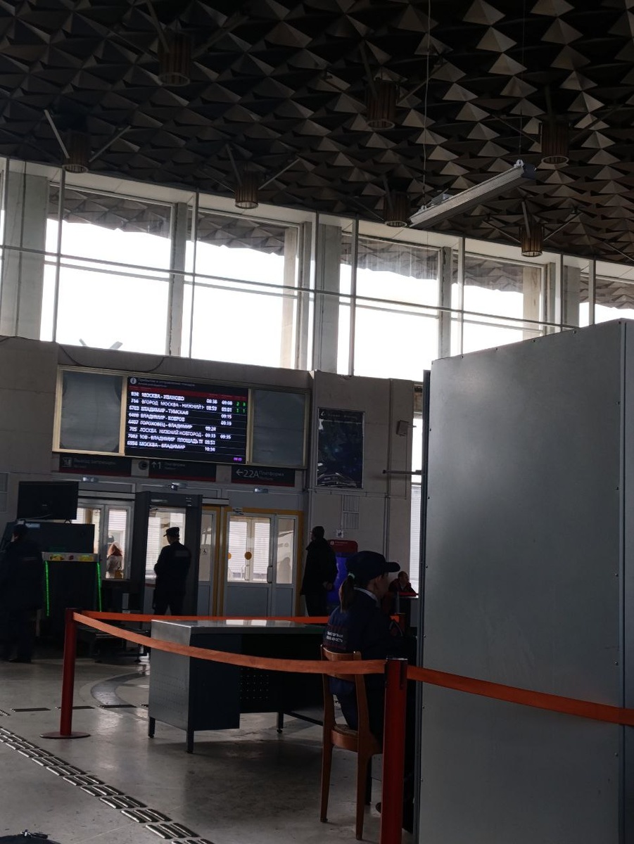 Вокзал, вид из электрички. 