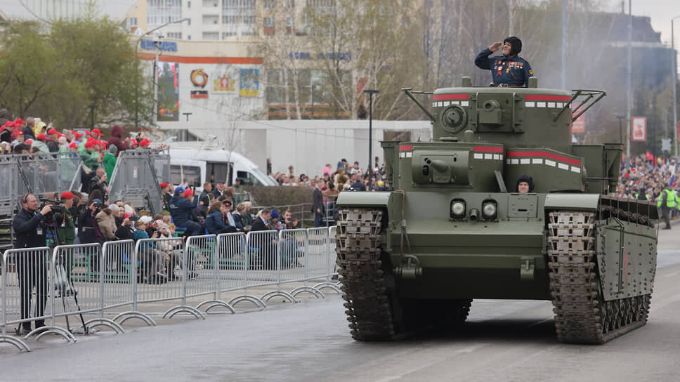 Шествие исторической военной техники в Верхней Пышме .📷Фото: Марина Молдавская / Коммерсантъ