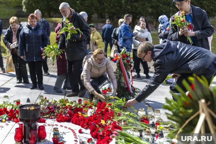 В Вильнюсе прошли торжественные мероприятия в честь Дня Победы
Фото: Mindaugas Kulbis/AP/TASS
