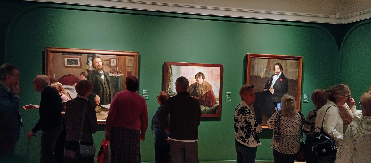 Галерея портретов. Фото из личного архива автора.