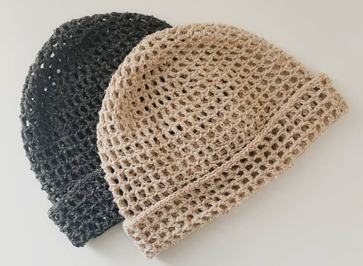 Вязаные летние головные уборы: модные тенденции 2025 года