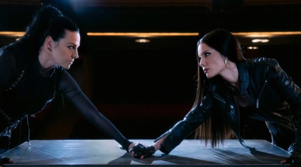     Эми Ли и Холзи / Промо-фото сингла «Hand That Feeds»