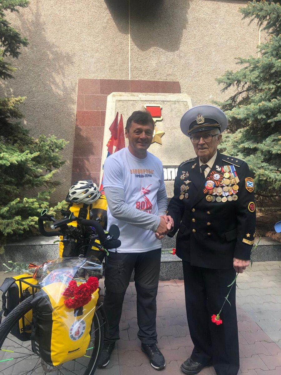 С старшим мичманом Черноморского флота