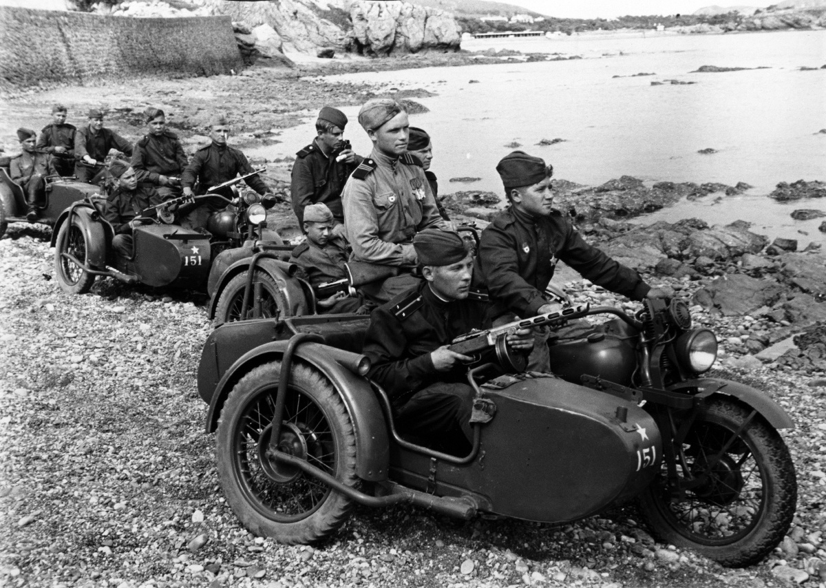 М-72, военные будни