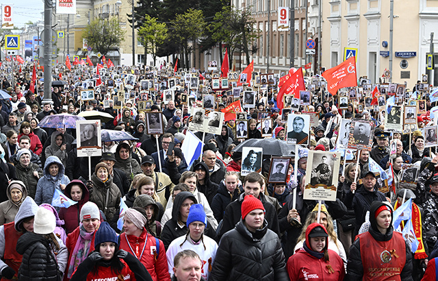 В Твери в шествии «Бессмертного полка» приняли участие более 11 тысяч человек
