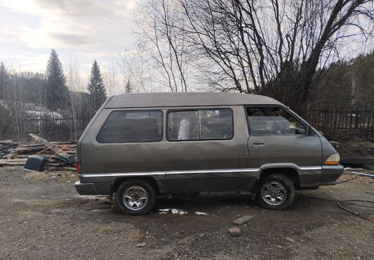 Фото: Toyota Town Ace 1991 (drom.ru)