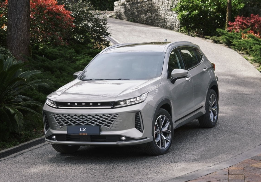 Передняя часть Exeed LX