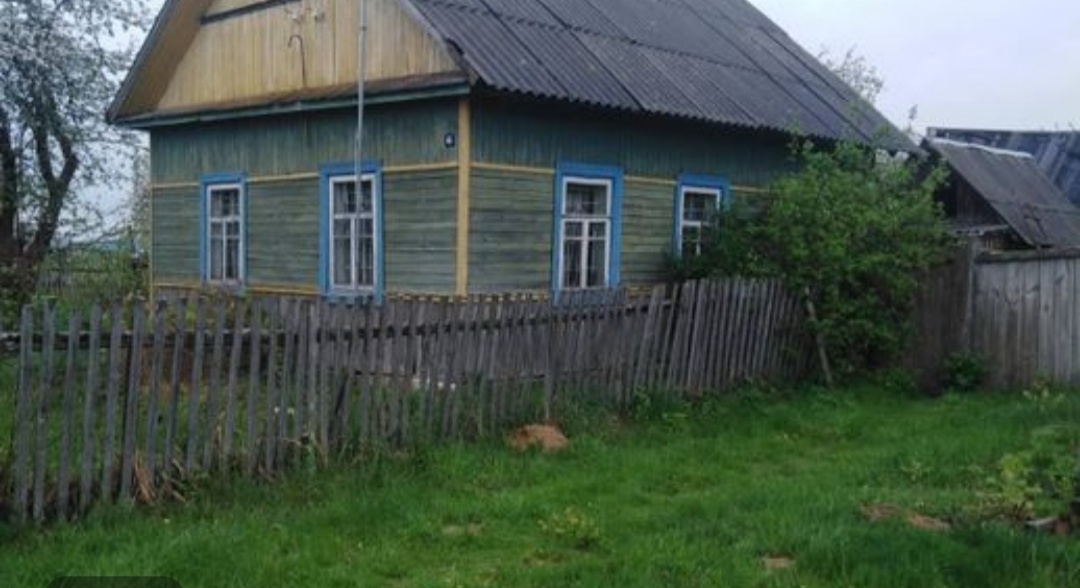 Старый дом в деревне 
