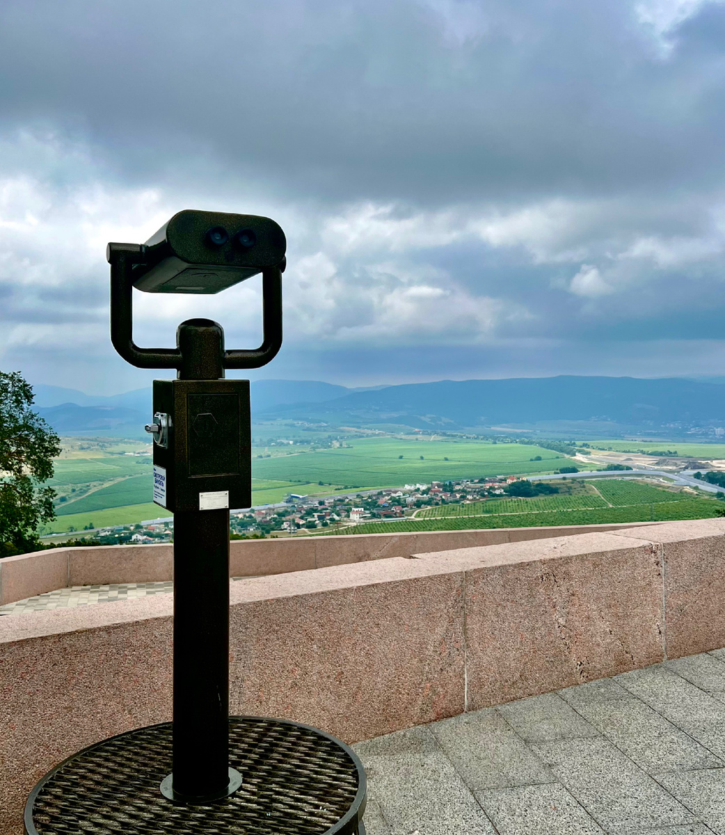 Вид с Сапун-горы на Балаклавскую долину