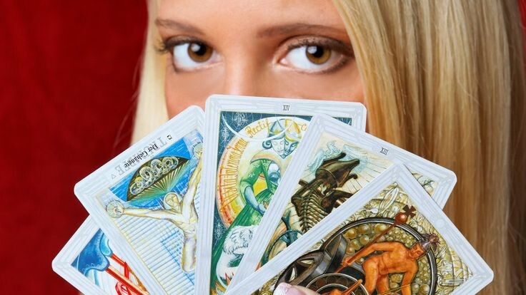 «Когда тянешь карту — а в ответ тишина. Карты явно в режиме “не сегодня, дорогуша”.»