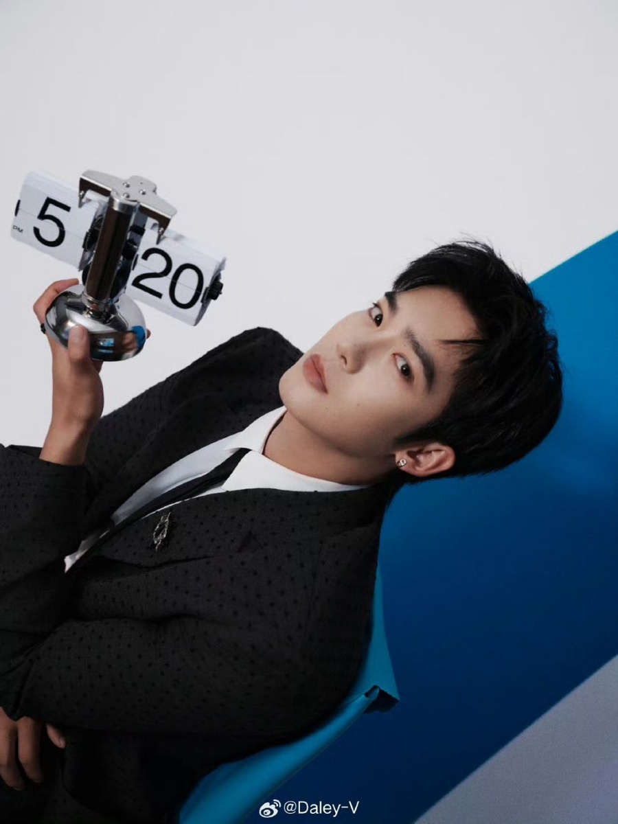 Актёр Юй Ши. Листайте галерею...