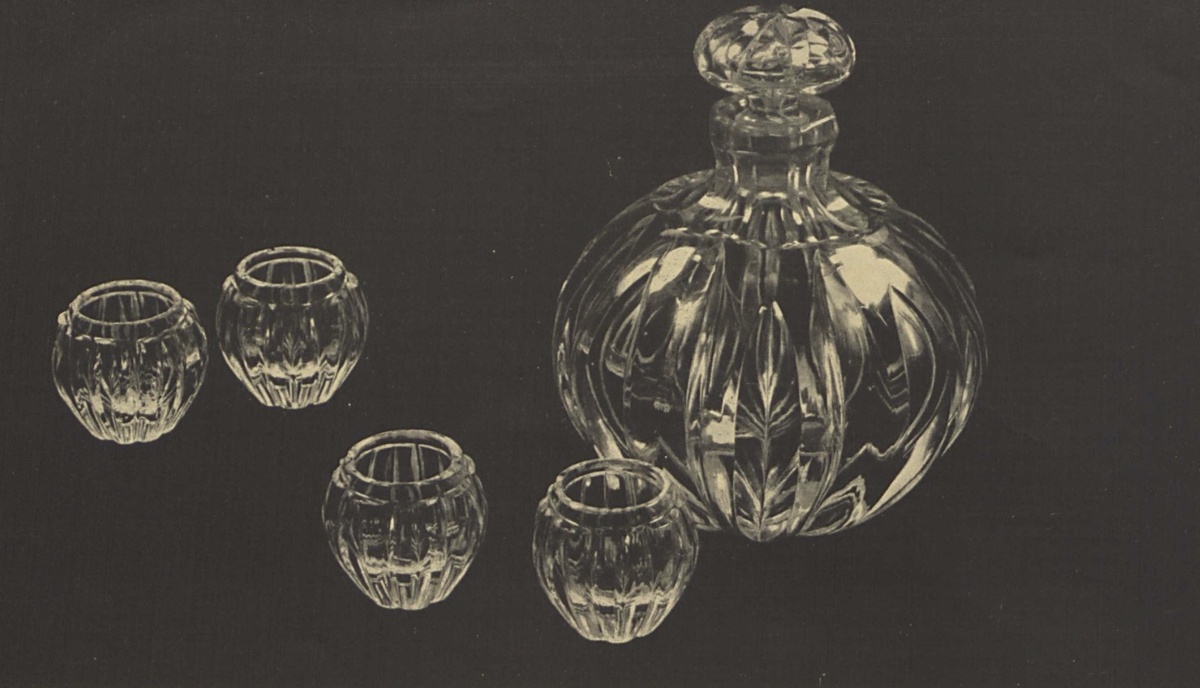 Мухина В. И. Винный прибор Астра. Хрусталь