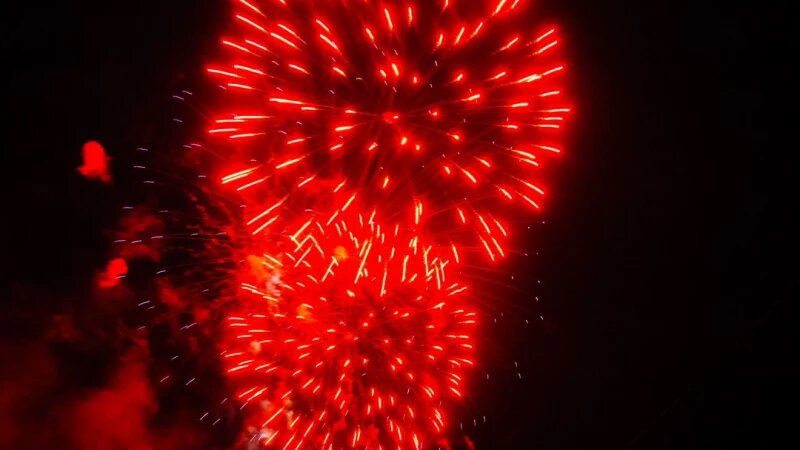     Салют в Барнауле, 9 мая 2025 года Дмитрий Лямзин