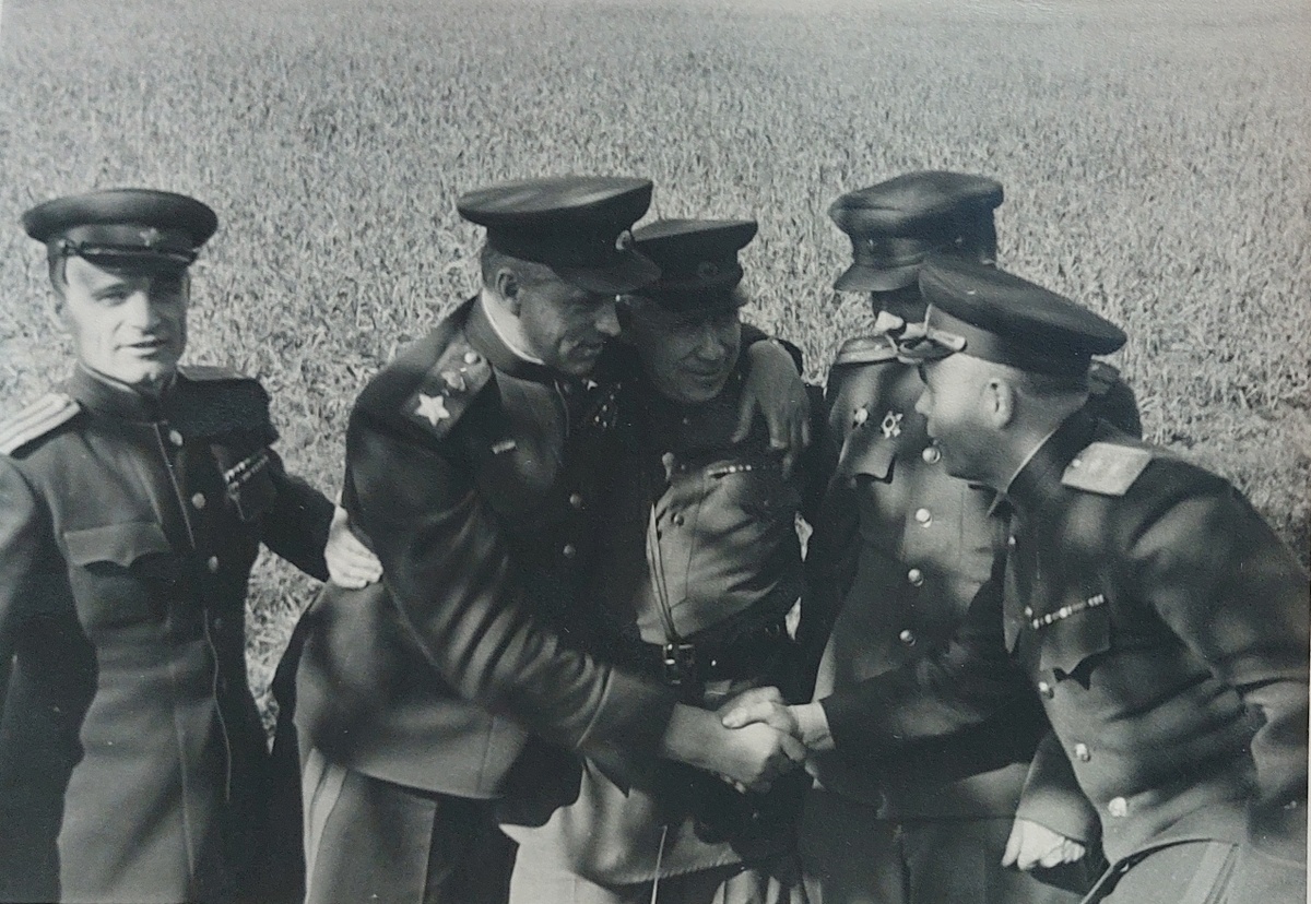 На учениях, после большой войны: фото из архива семьи Рокоссовских