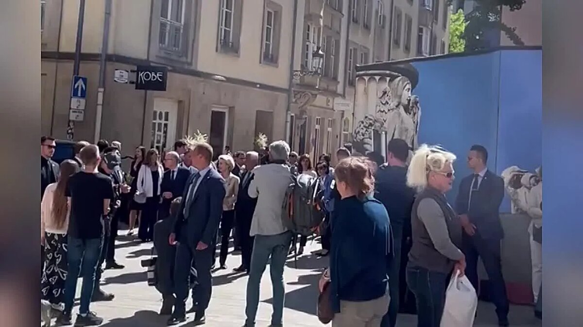 Неожиданная встреча с песней на 9 мая.  фото: картинки яндекса.