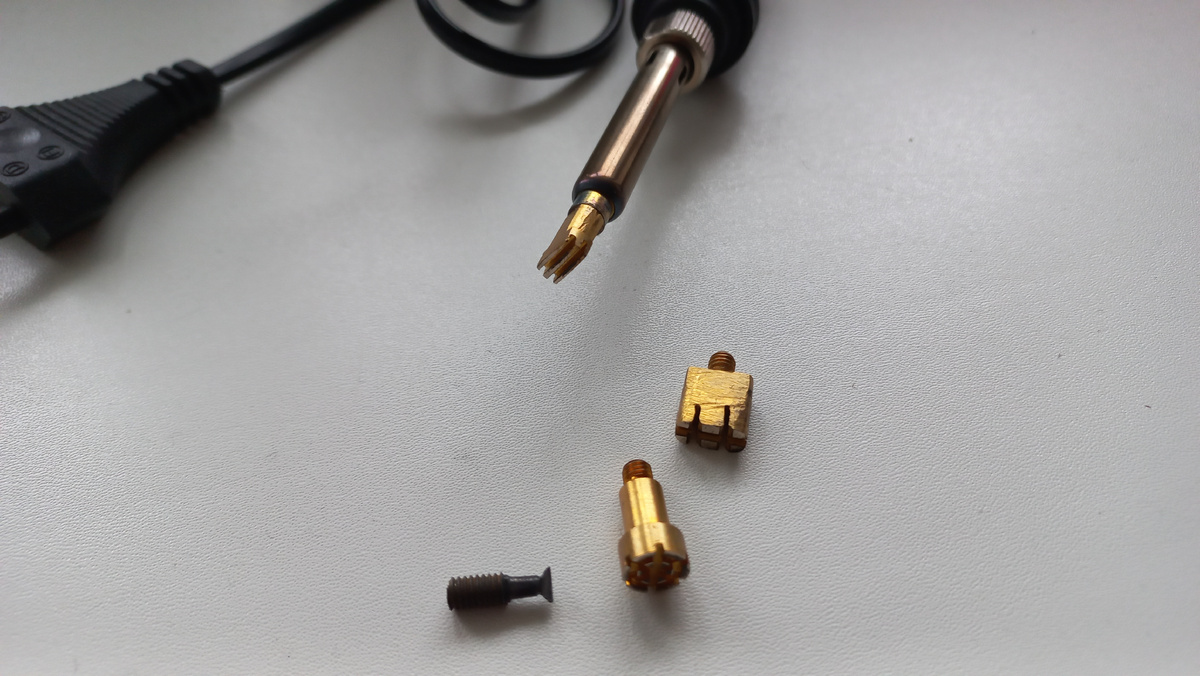 Насадки выжигателя(самая нижняя самодельная из винта М4).