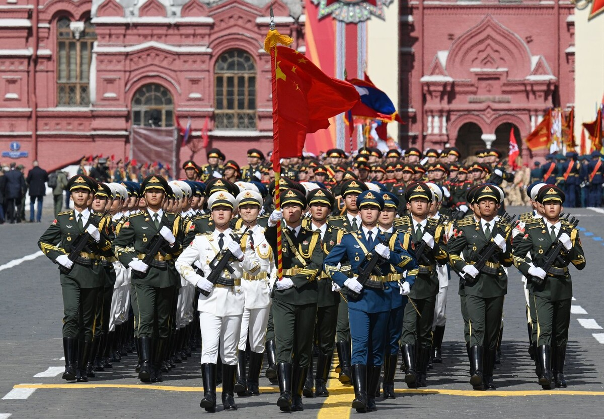 Китайский почетный караул в Москве, 9 мая 2025 г.  Yandex.ru
