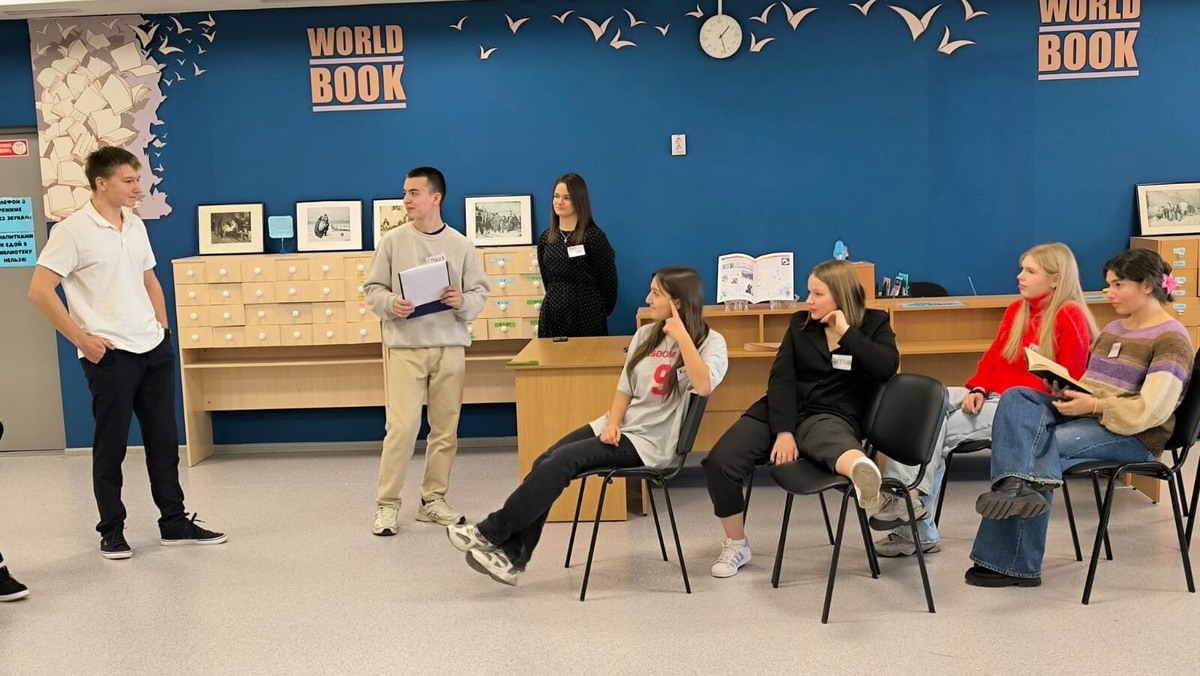    Благодаря тренингам с психологами подростки учатся экологично общаться друг с другом. Фото предоставлено Красноярским кризисным центром «Верба»