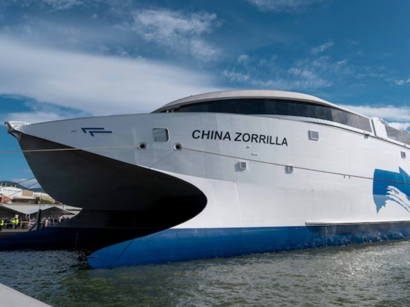    Крупнейший в мире электропаром спустили на воду [ФОТО]