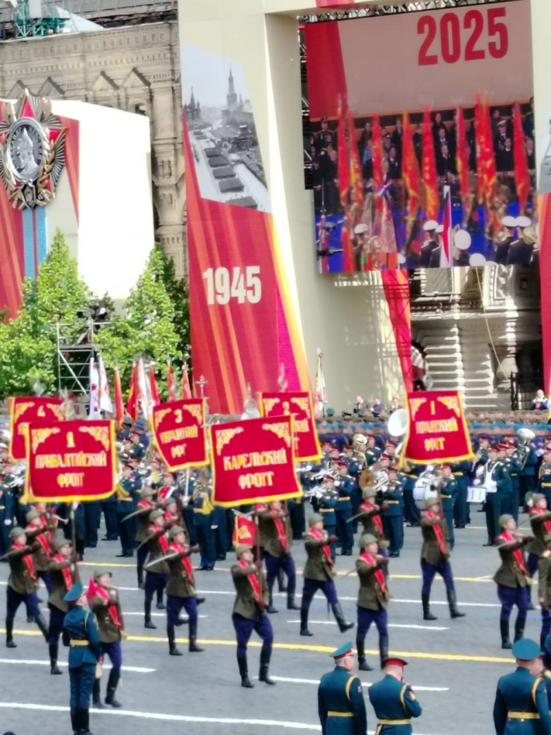    Ветеран из Беломорска передал привет с Красной площади жителям Карелии со страницы Артура Парфенчикова