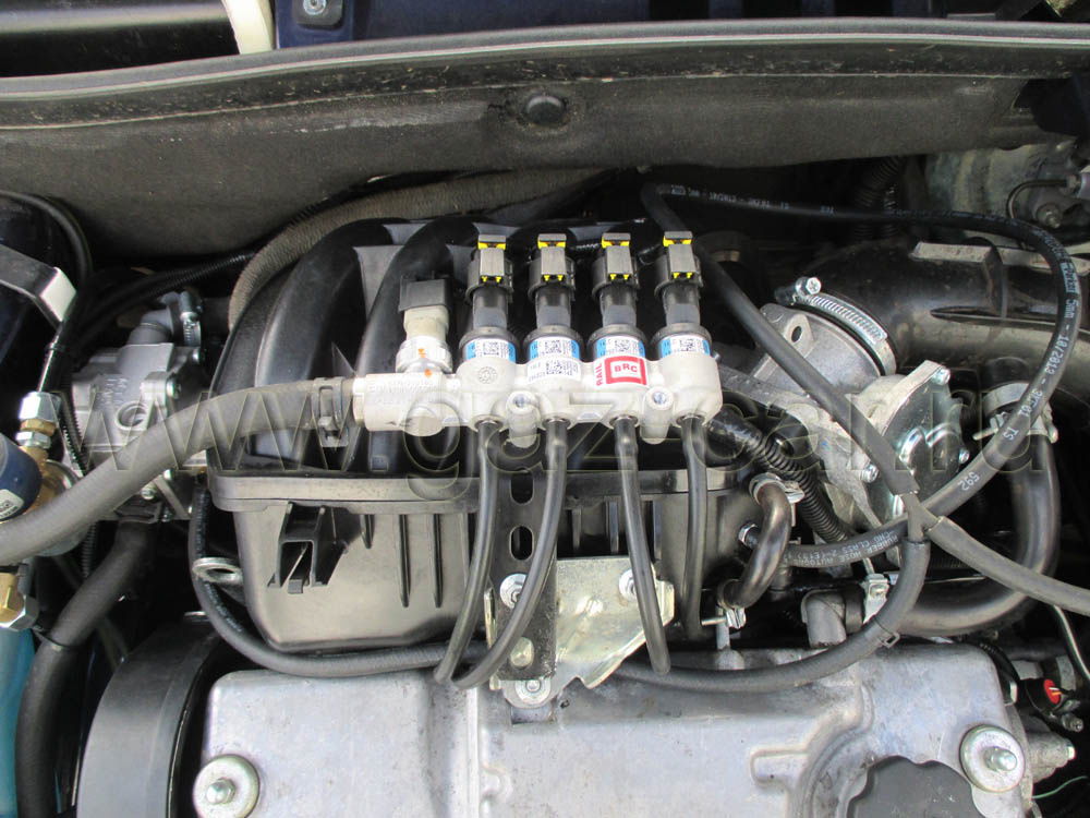 Фото заимствовано - https://academygbo.ru/nashi-raboty-i-czeny/vaz/ustanovka-gbo-na-lada-kalina-1.6-98-hp