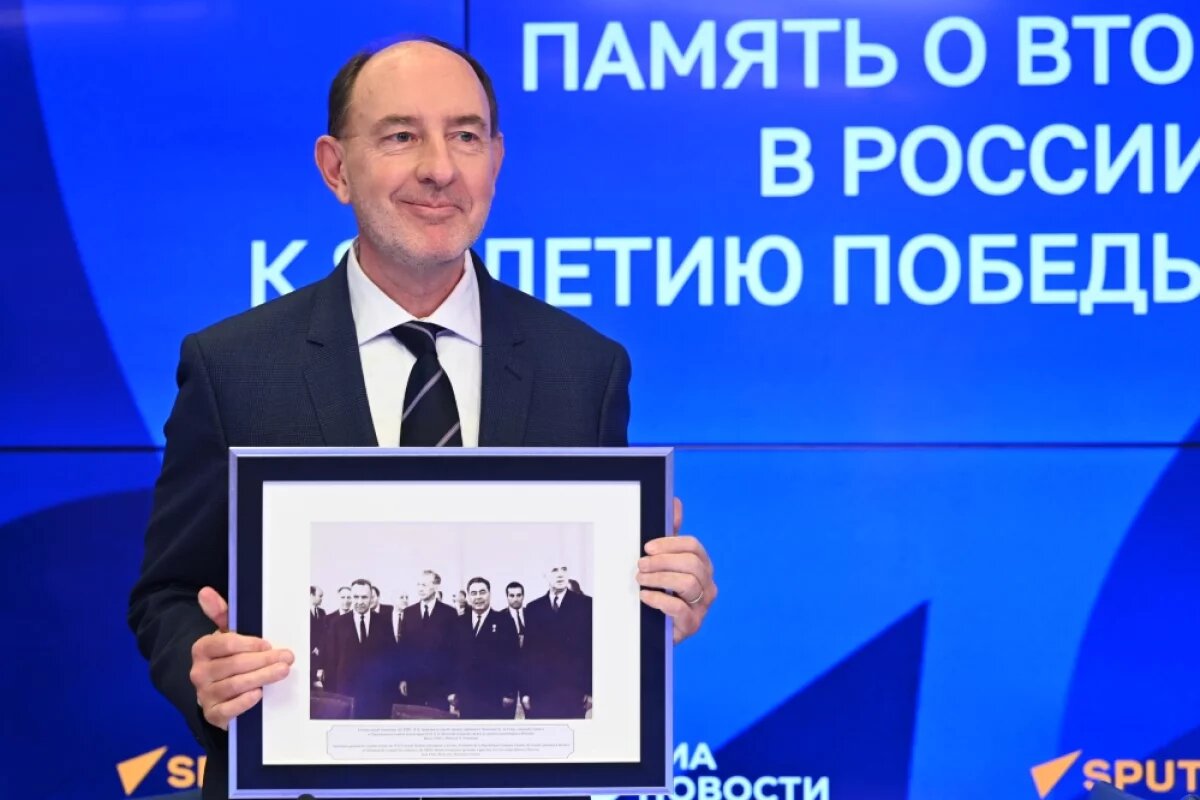    Внук де Голля Пьер: дед приехал бы в Москву на парад Победы 9 мая