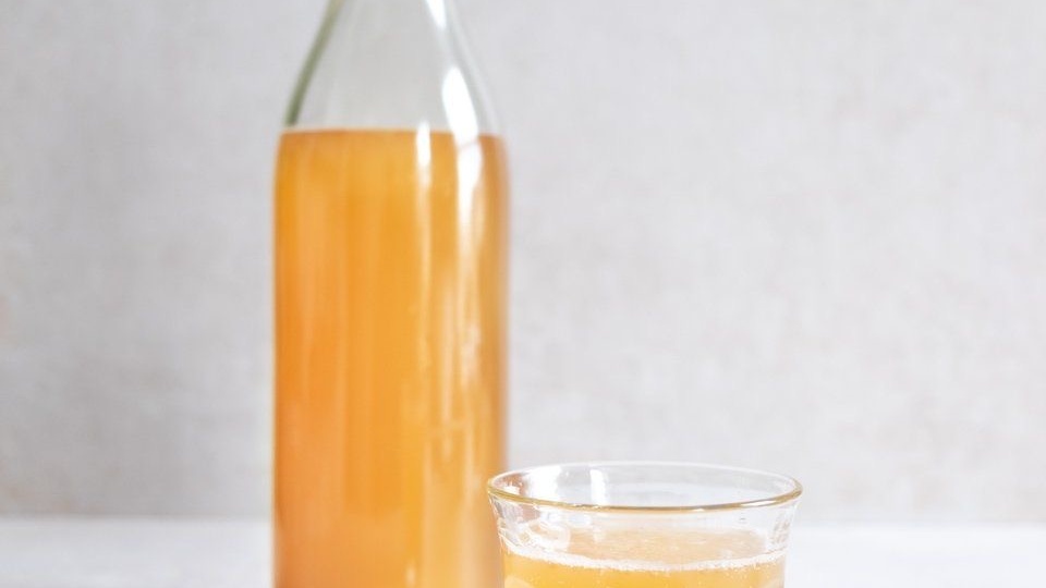 ТОП-5 напитков на прогулку с детьми в жару: чтобы и вкусно, и полезно