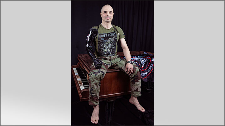    Рустам Атаханов, ЧВК "Вагнер". Фотограф - Максим Кугушев. Фото предоставлено проектом "Парни из стали"