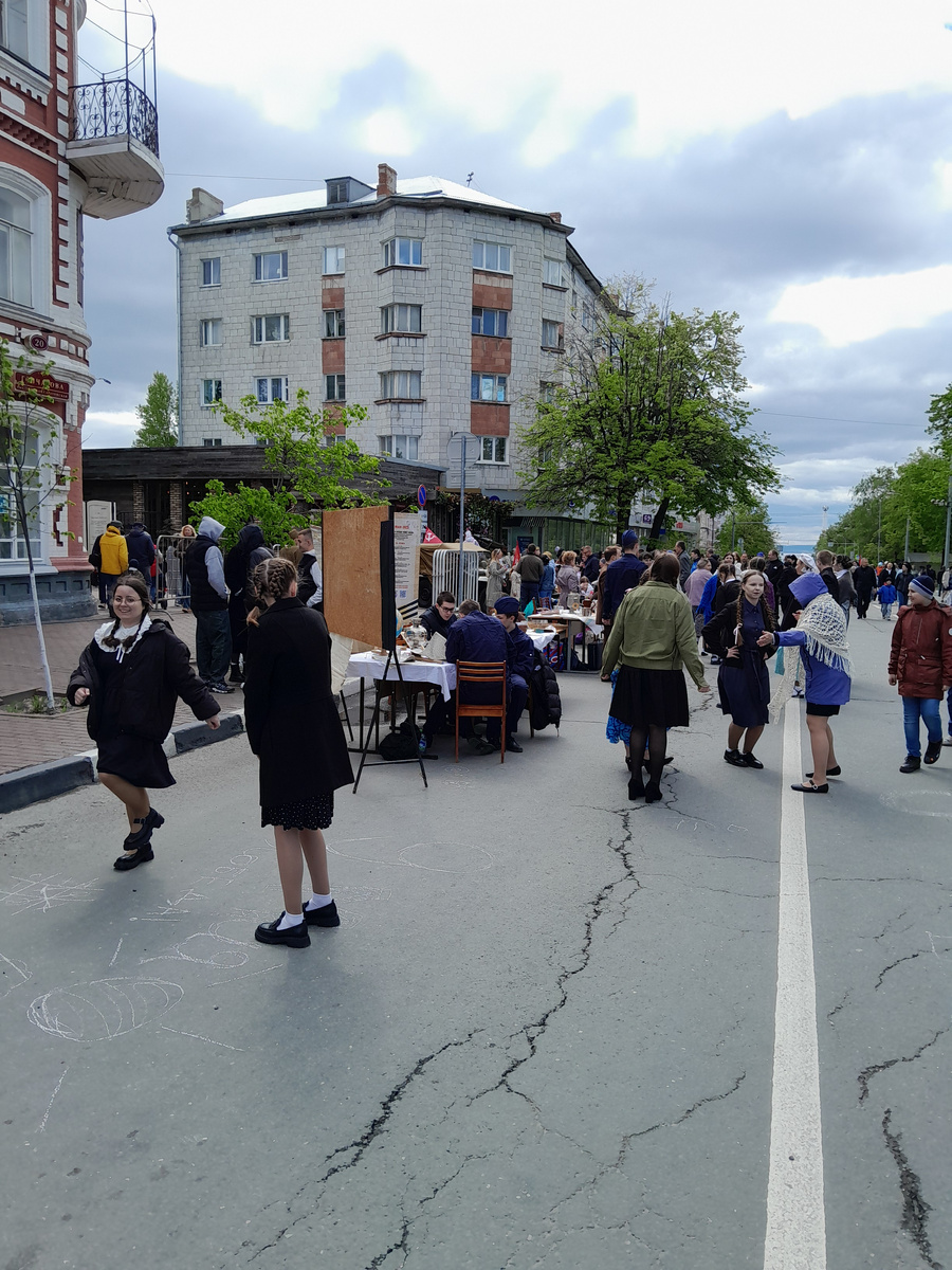 Кадры военных будней с улицы Гончарова (фото автора)