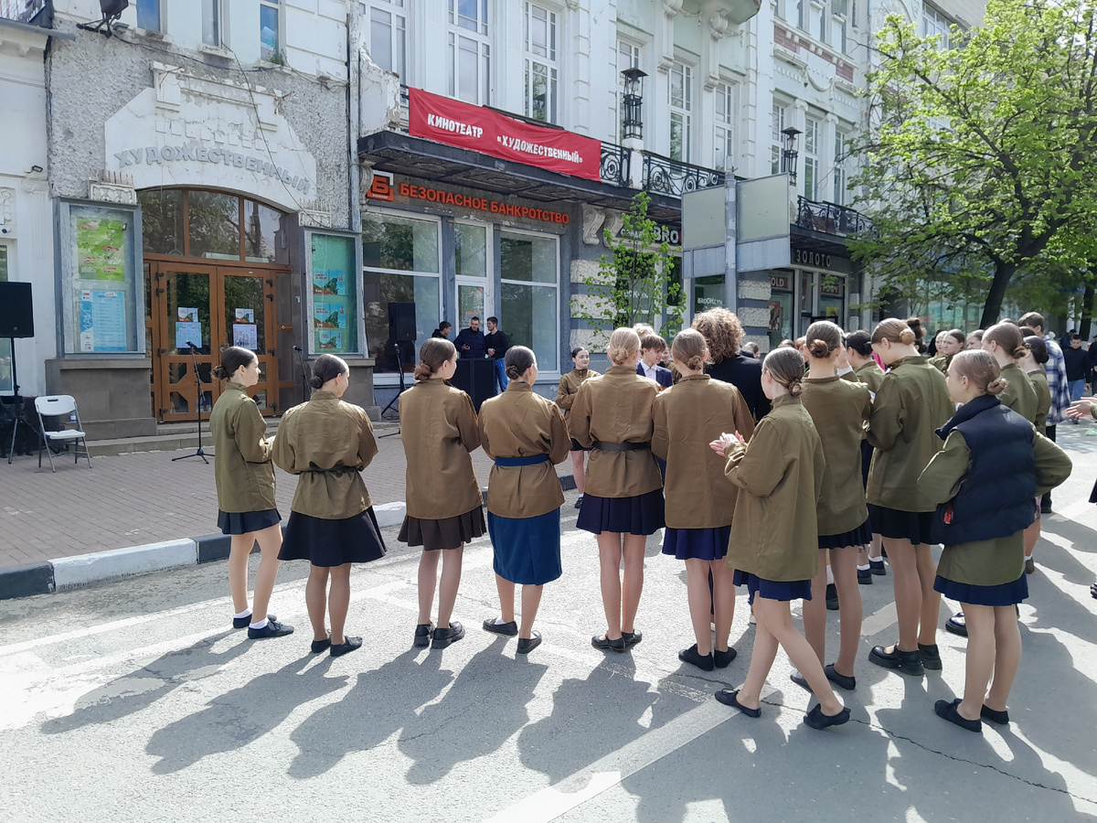 Кадры военных будней с улицы Гончарова (фото автора)