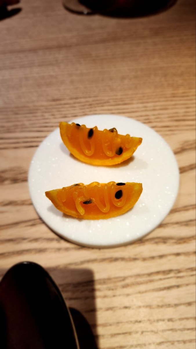 Листайте вправо.