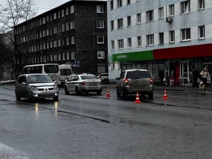     В результате ДТП женщина получила многочисленные травмы. фото: пресс-служба МВД Мурманской области.