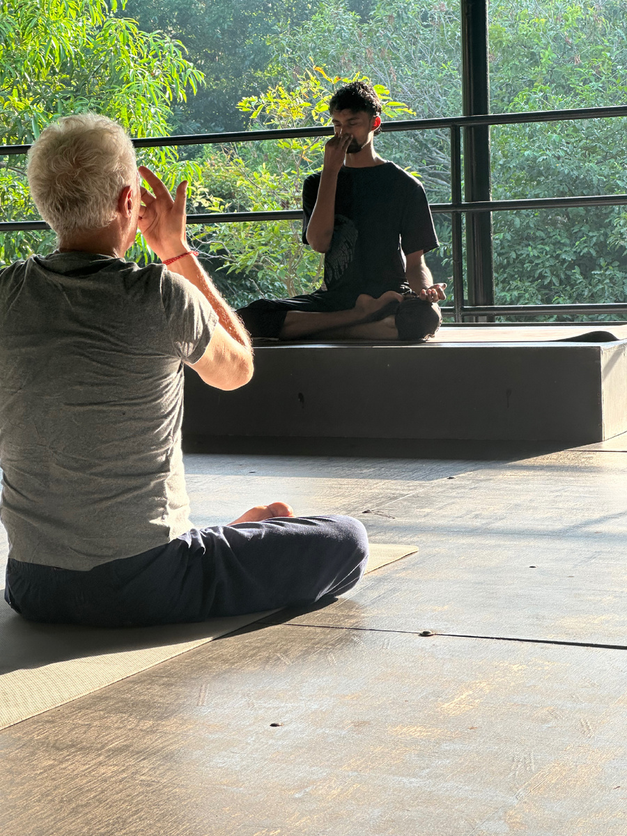 На занятии йогой. Фото Федоренкова В.