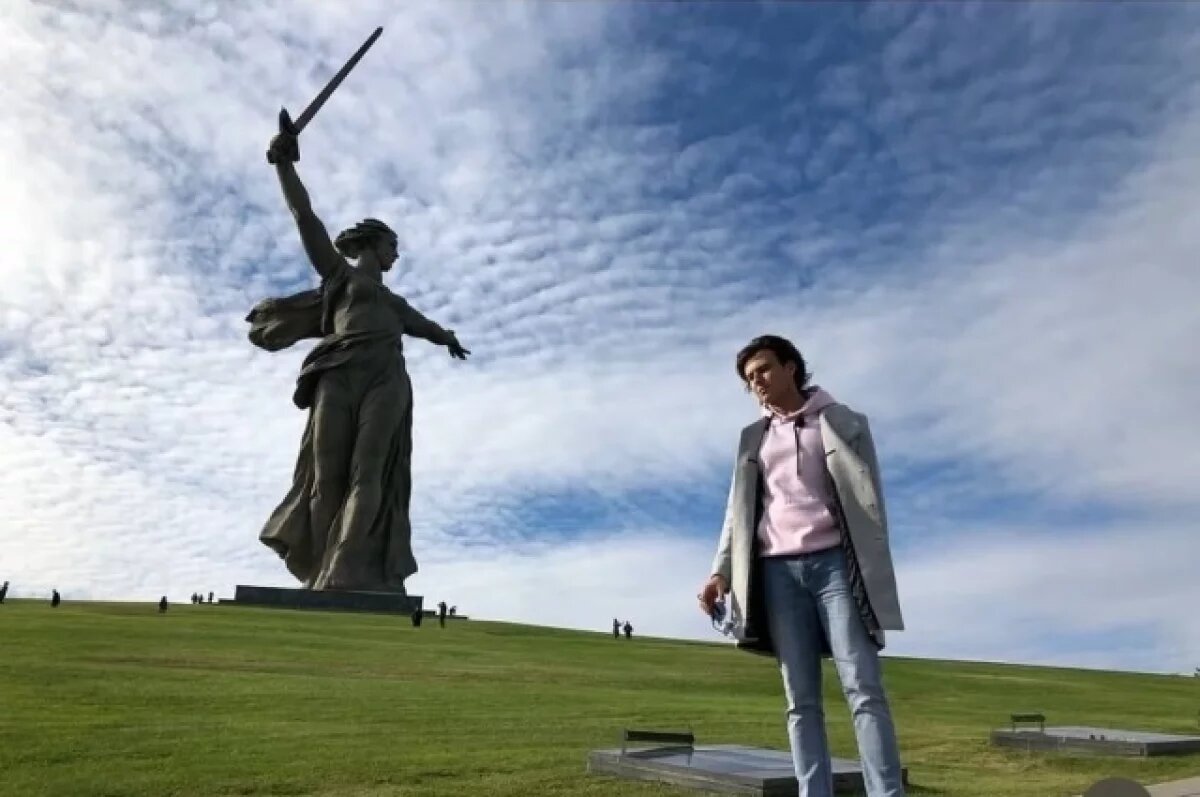    Прохор Шаляпин поделился 9 мая фото с Мамаева кургана в Волгограде