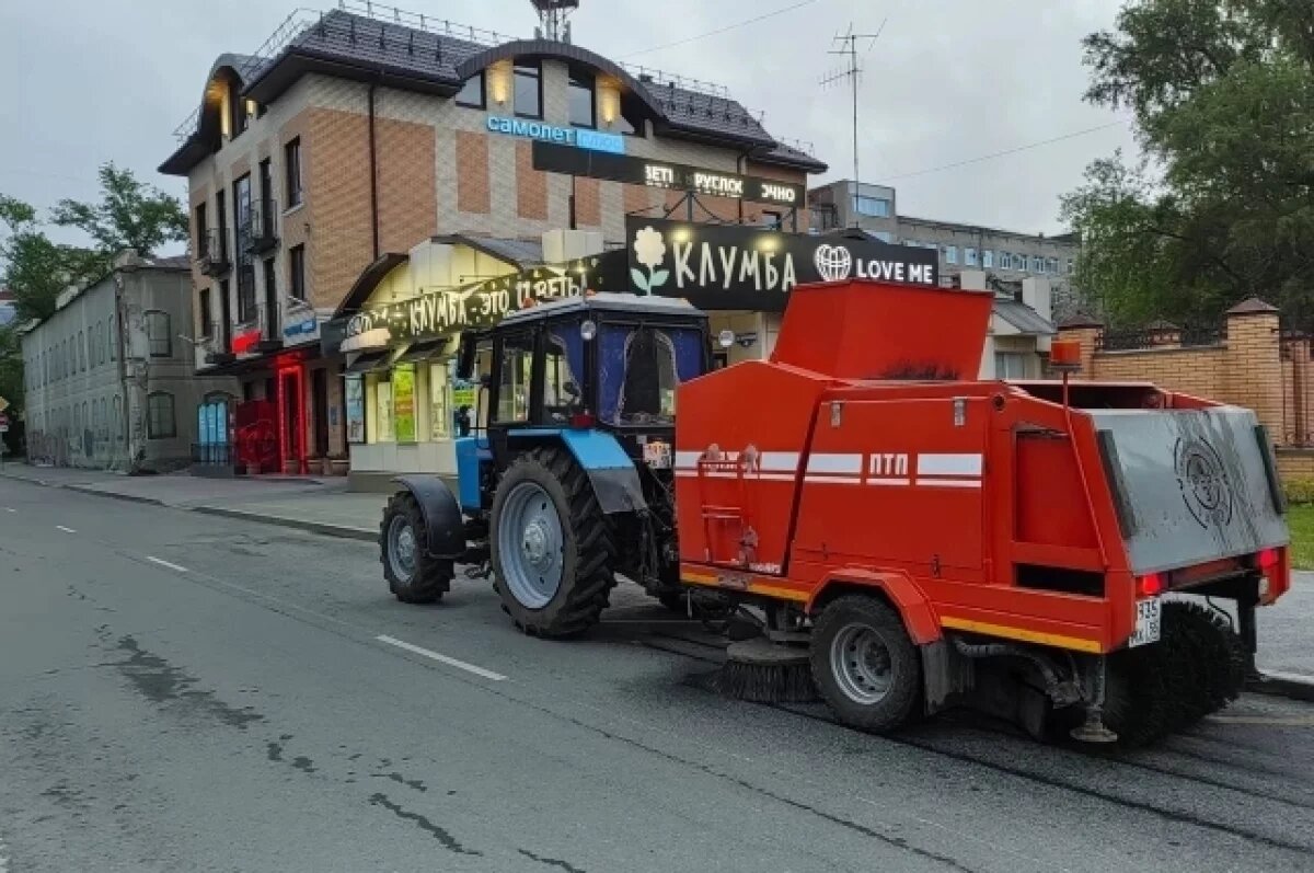    После Дня Победы омские коммунальщики собрали 15 тонн мусора