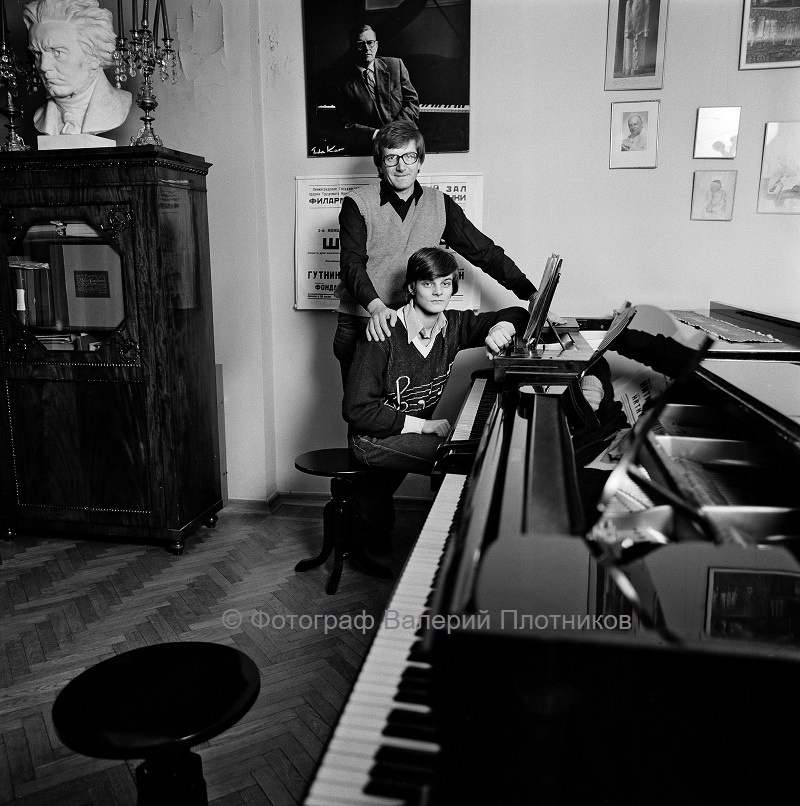 С сыном Дмитрием. Снято 1979/04/01#шостакович #10мая #плотников