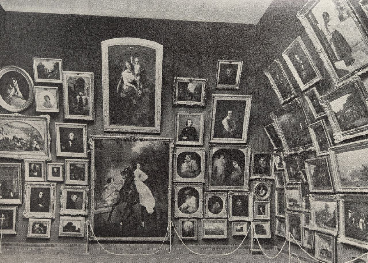 Фотография 2 зала Третьяковской галереи в 1898 г. Произведения К. Брюллова, Бруни, А. Максимова, Зарянко и др. 