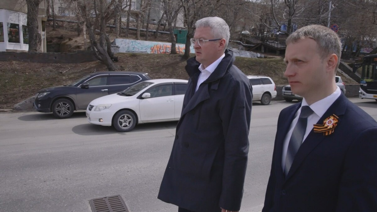 Фото: Владимир Солодов и Евгений Беляев на улицах Петропавловска-Камчатского / kamgov.ru