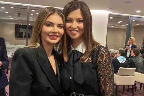 Подруги-соперницы.