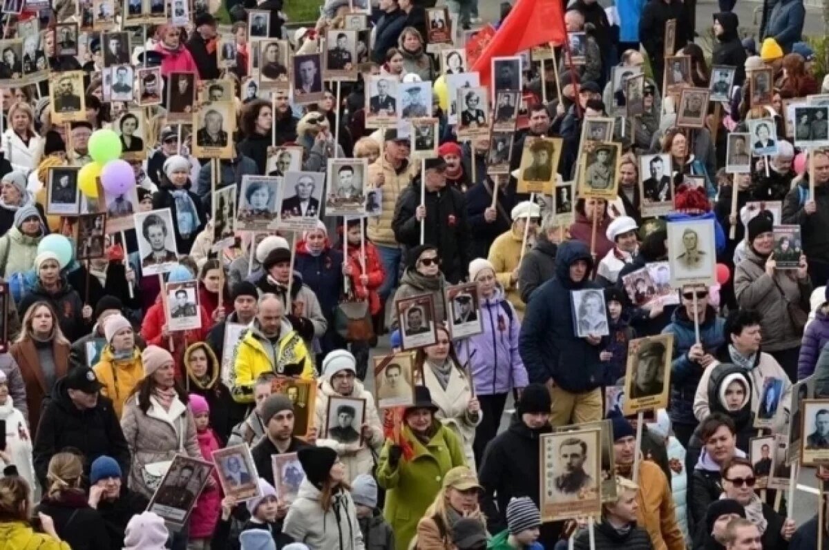    Более 55 тыс. человек прошагали в «Бессмертном полку» Петрозаводска