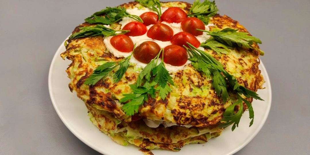 Любимый рецепт из кабачков. Кабачковый торт с помидорами