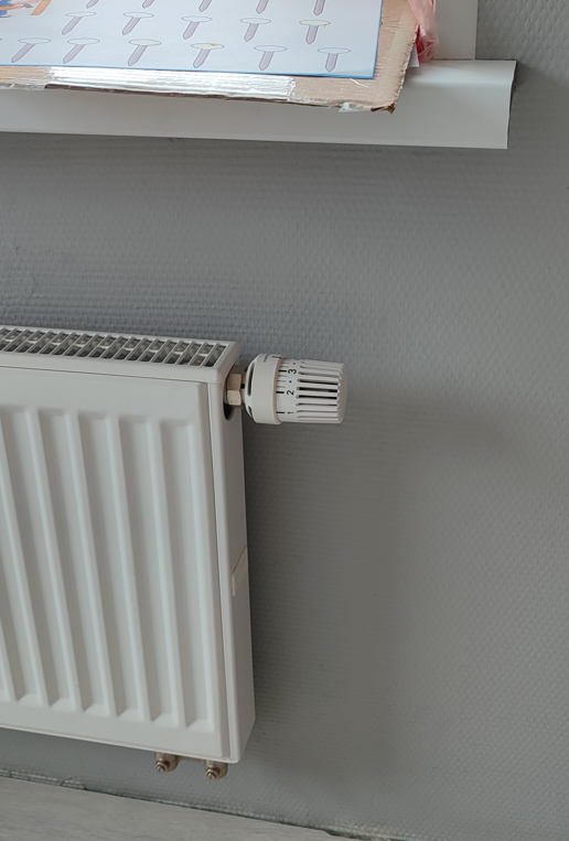 Радиатор с термоголовкой Oventrop Uni LH у меня дома
