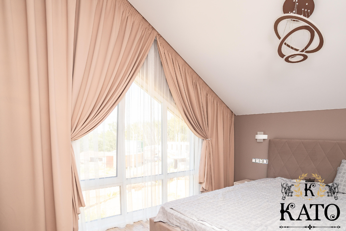 шторы на скошенное окно