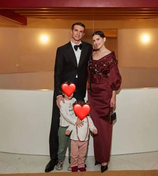    Ставрос Ниархос и Даша Жукова с детьми. Фото: Сплетник