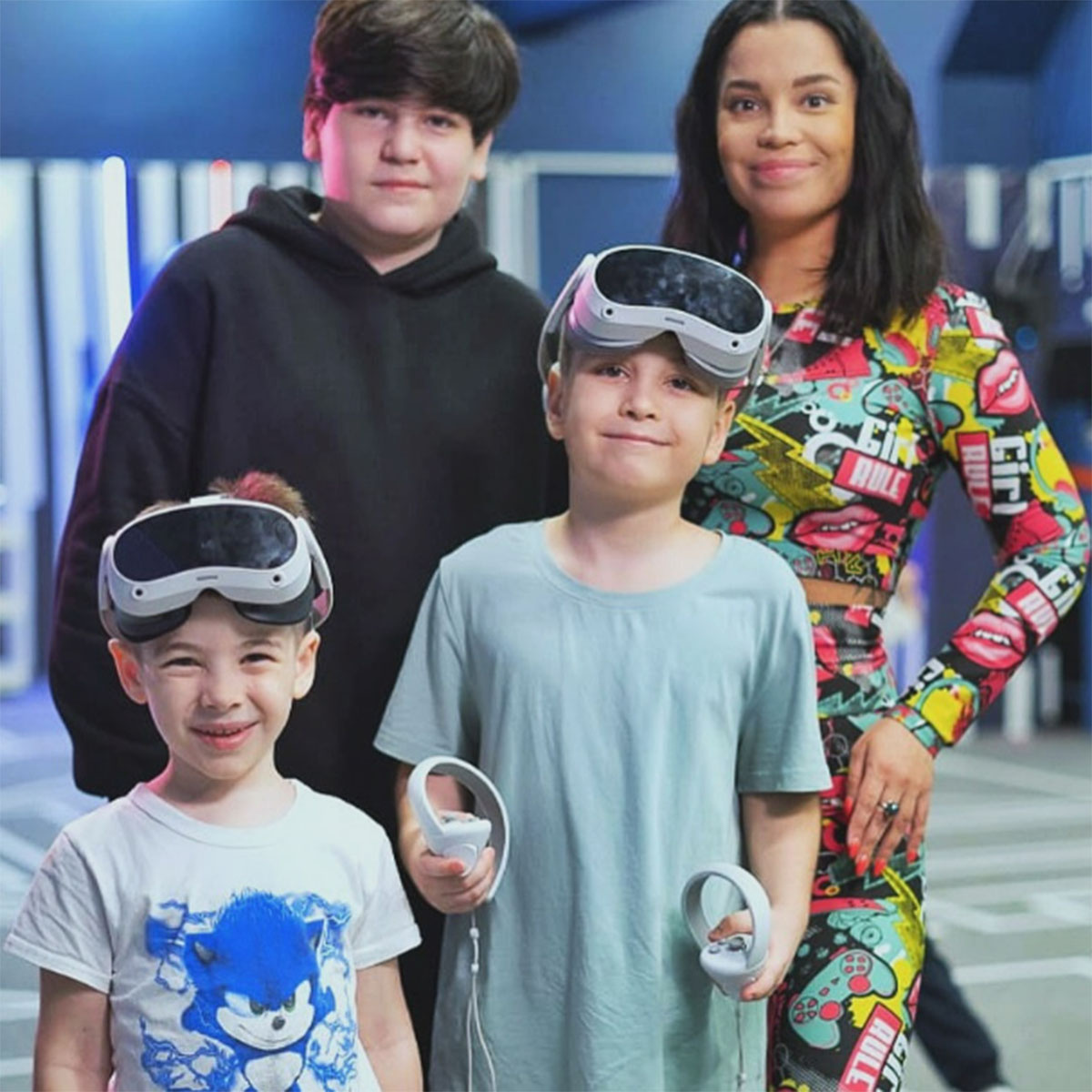 Юлия Салибекова с тремя сыновьями от Тиграна. Фото: соцсети Юлии Салибековой