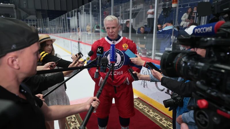     Фетисов и другие звезды хоккея на Алтае. Антон Червяков