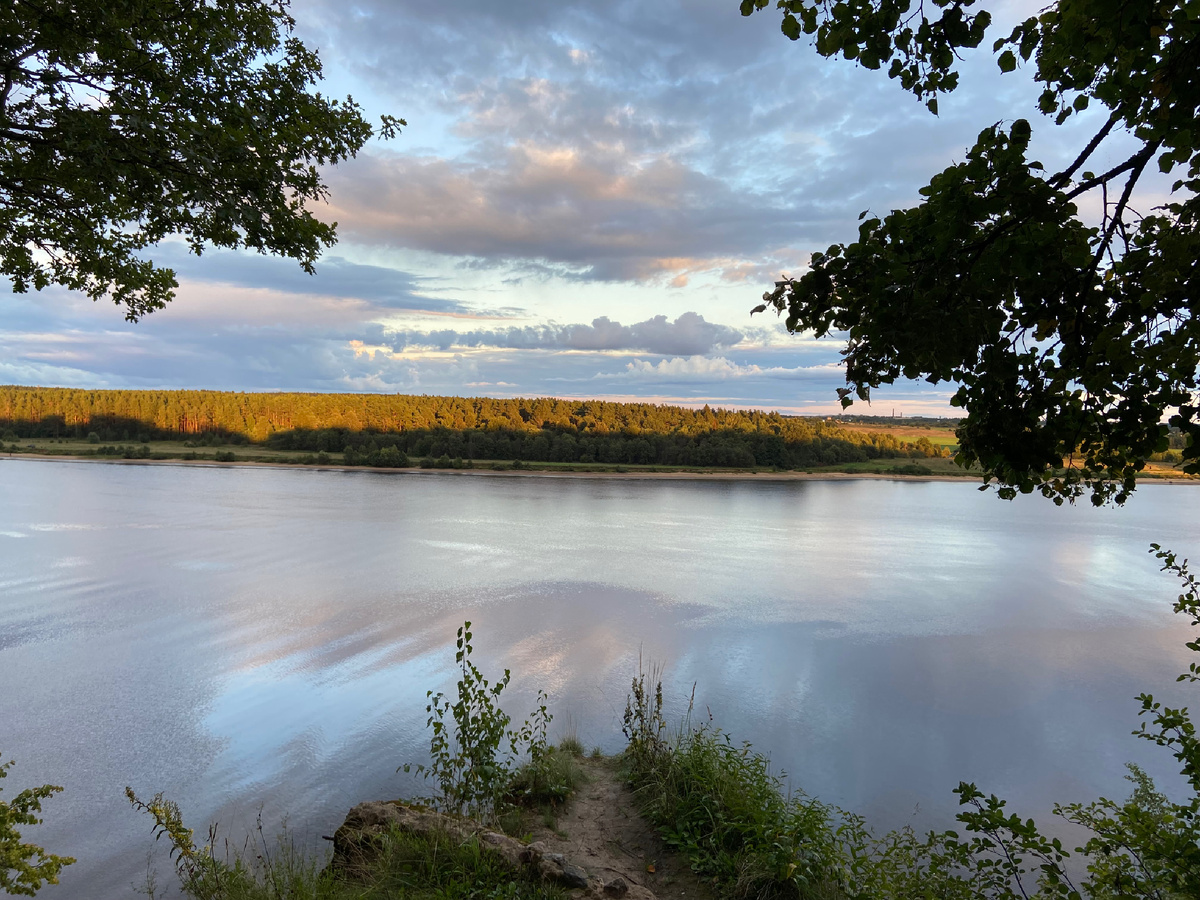 Это изгиб Волги возле Углича