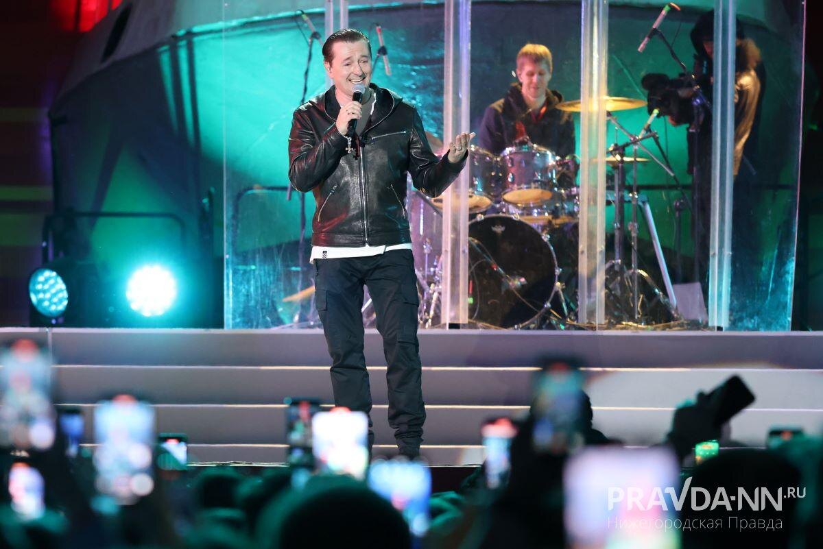    Сергей Безруков прочитал стихи Роберта Рождественского и Константина Симонова