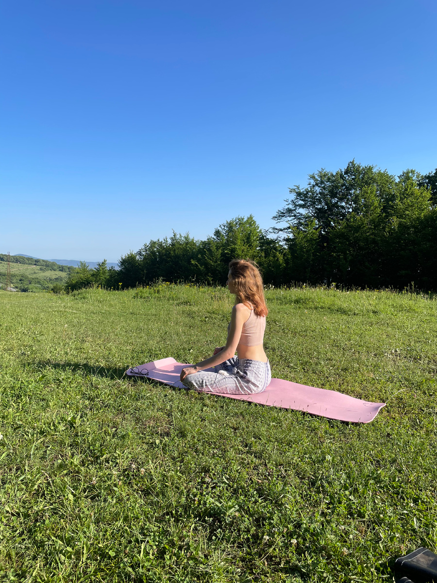 Медитации и дыхательные практики - одни из неочевидных действий для желчного 